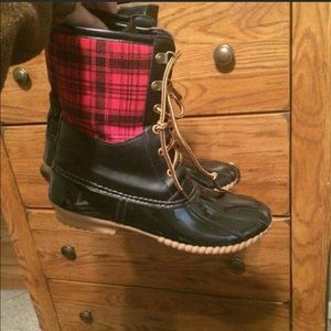 Duck boots
